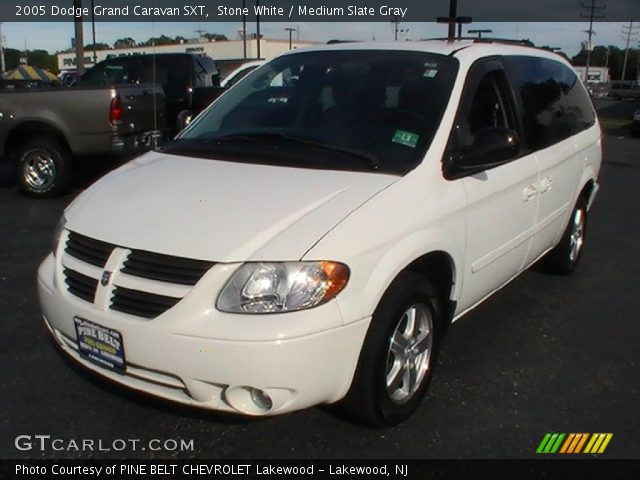 2005 Dodge Grand Caravan SXT in Stone White