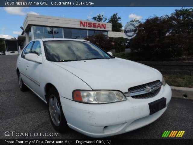 2000 Nissan Altima GXE in Cloud White