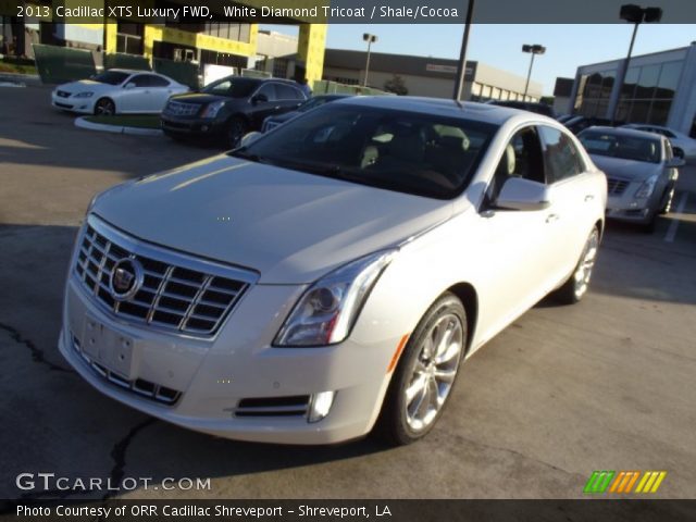 2013 Cadillac XTS Luxury FWD in White Diamond Tricoat