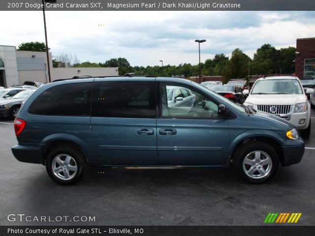 2007 Dodge Grand Caravan SXT in Magnesium Pearl
