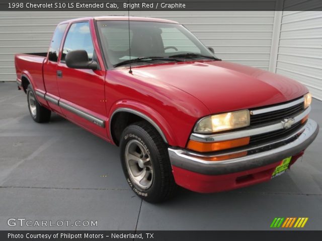 1998 Chevrolet S10 LS Extended Cab in Bright Red