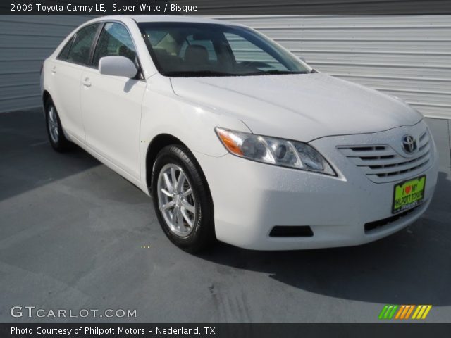 2009 Toyota Camry LE in Super White