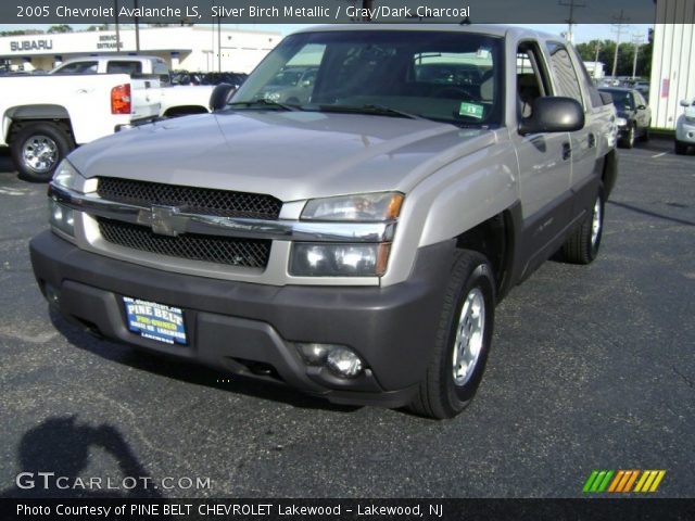 2005 Chevrolet Avalanche LS in Silver Birch Metallic