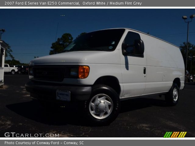 2007 Ford E Series Van E250 Commercial in Oxford White