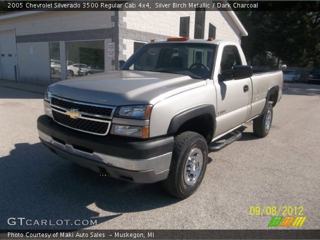 2005 Chevrolet Silverado 3500 Regular Cab 4x4 in Silver Birch Metallic