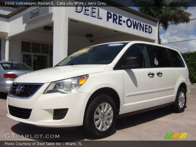 2009 Volkswagen Routan S in Calla Lilly White