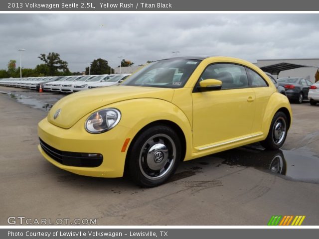 2013 Volkswagen Beetle 2.5L in Yellow Rush