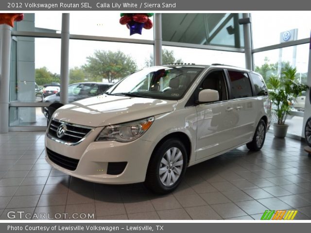 2012 Volkswagen Routan SEL in Calla Lily White