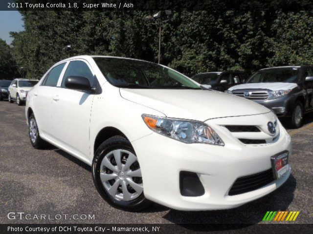 2011 Toyota Corolla 1.8 in Super White