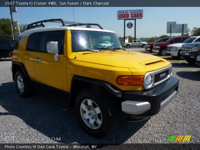 2007 Toyota FJ Cruiser 4WD in Sun Fusion