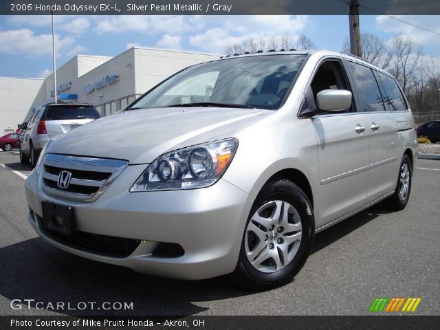 2006 Honda Odyssey EX-L in Silver Pearl Metallic