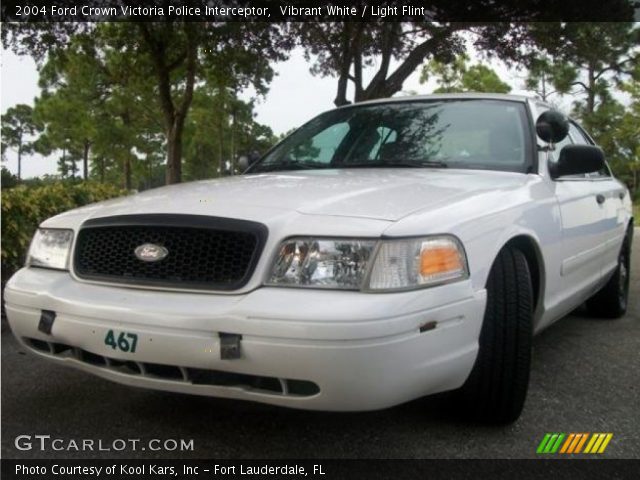 2004 Ford Crown Victoria Police Interceptor in Vibrant White