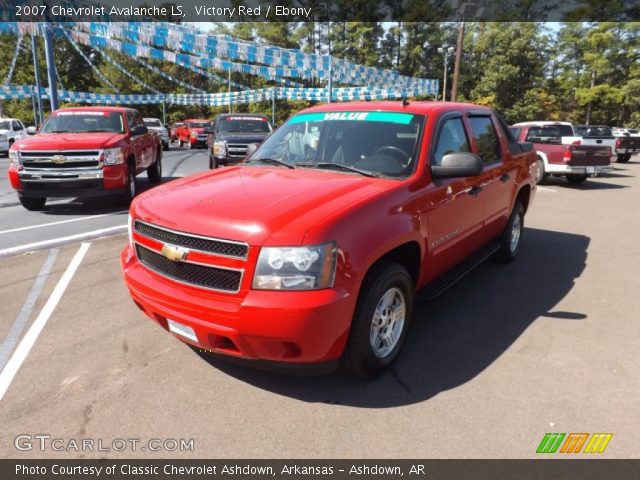 2007 Chevrolet Avalanche LS in Victory Red