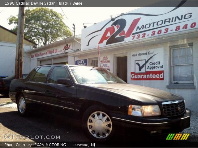 1998 Cadillac DeVille Sedan in Black