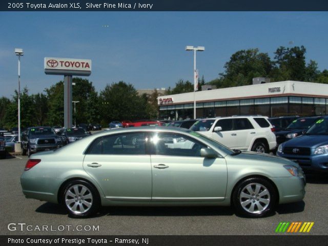 2005 Toyota Avalon XLS in Silver Pine Mica