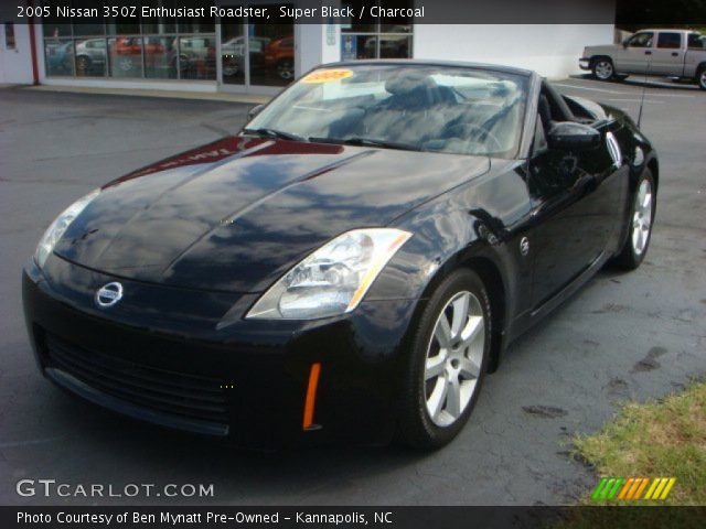 2005 Nissan 350Z Enthusiast Roadster in Super Black