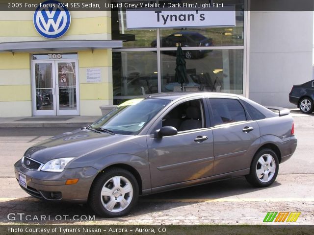 2005 Ford Focus ZX4 SES Sedan in Liquid Grey Metallic