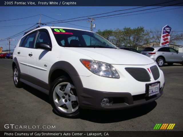 2005 Pontiac Vibe  in Frosty White