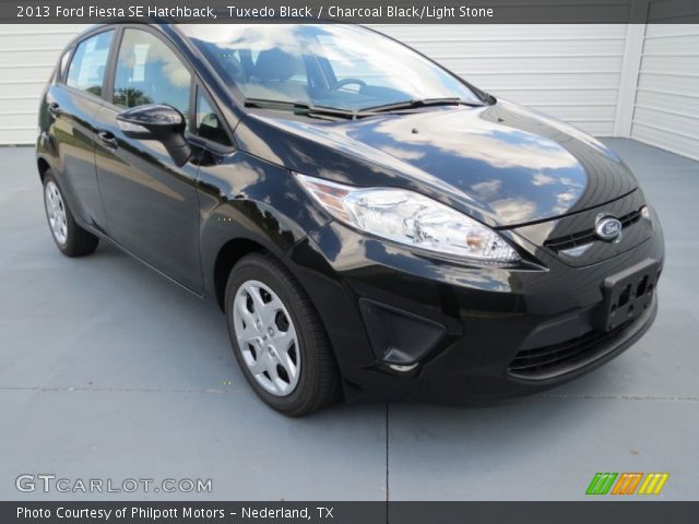 2013 Ford Fiesta SE Hatchback in Tuxedo Black