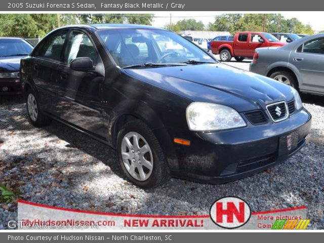 2005 Suzuki Forenza S Sedan in Fantasy Black Metallic