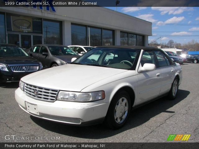 1999 Cadillac Seville SLS in Cotillion White