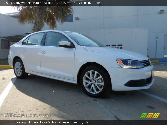 2013 Volkswagen Jetta SE Sedan in Candy White