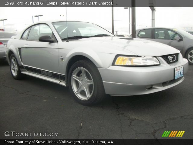 1999 Ford Mustang GT Coupe in Silver Metallic
