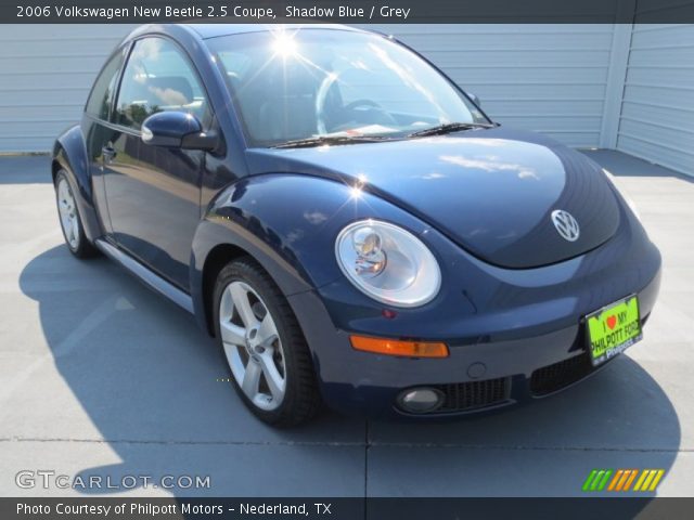 2006 Volkswagen New Beetle 2.5 Coupe in Shadow Blue