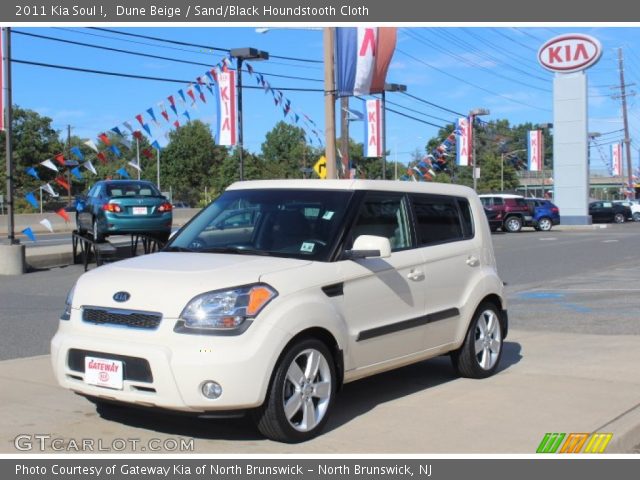 2011 Kia Soul ! in Dune Beige