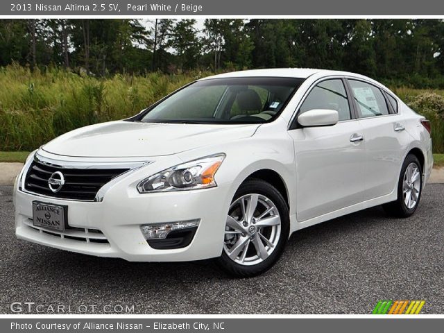 2013 Nissan Altima 2.5 SV in Pearl White