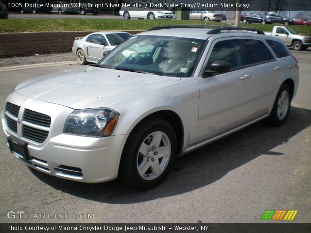 2005 Dodge Magnum SXT in Bright Silver Metallic