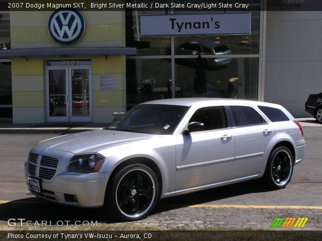 2007 Dodge Magnum SXT in Bright Silver Metallic