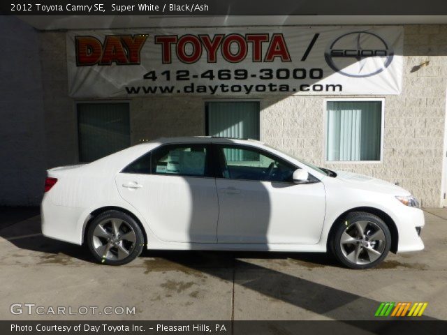 2012 Toyota Camry SE in Super White