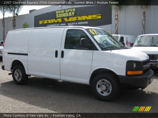 2007 Chevrolet Express 2500 Commercial Van in Summit White