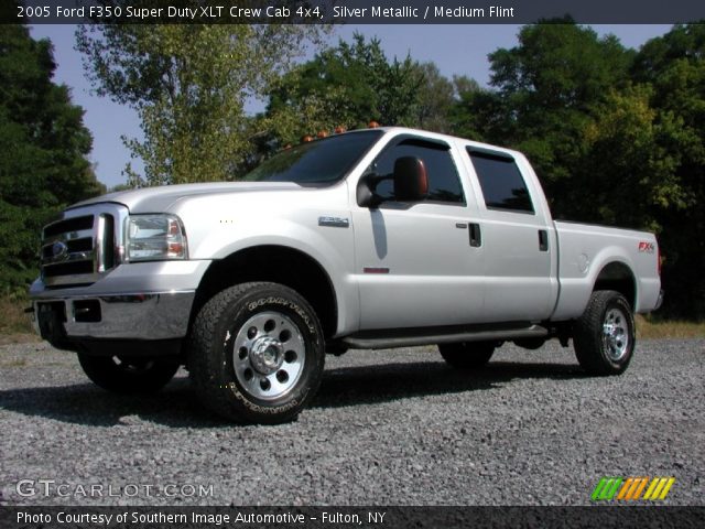 2005 Ford F350 Super Duty XLT Crew Cab 4x4 in Silver Metallic