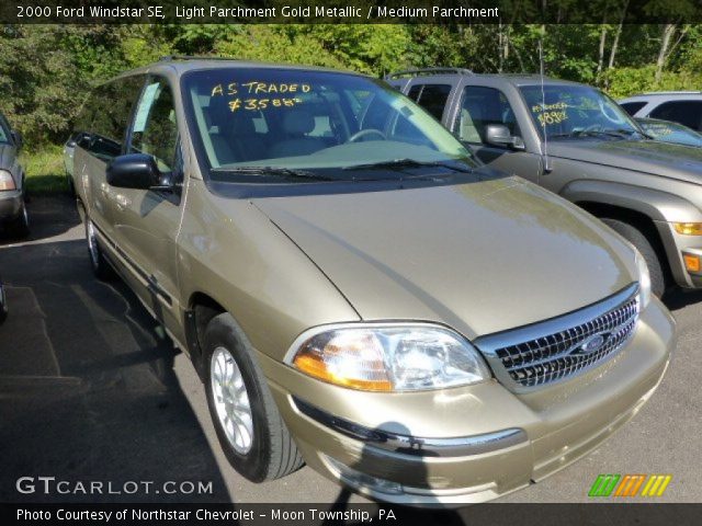 2000 Ford Windstar SE in Light Parchment Gold Metallic