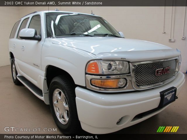2003 GMC Yukon Denali AWD in Summit White