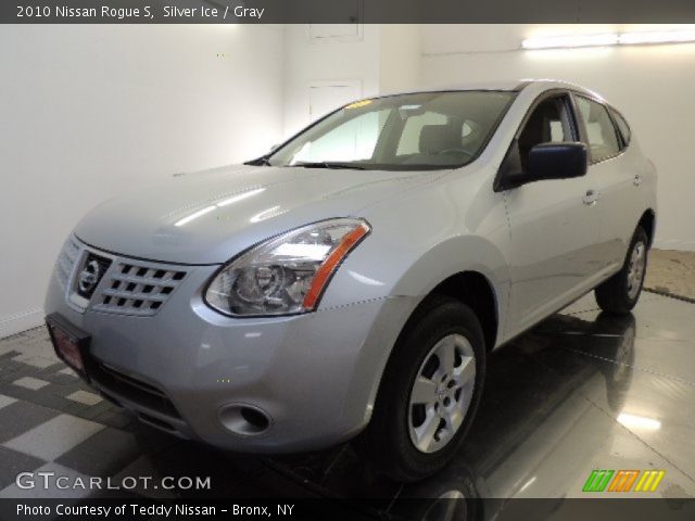 2010 Nissan Rogue S in Silver Ice