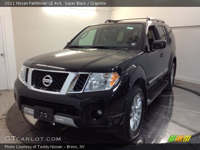 2011 Nissan Pathfinder LE 4x4 in Super Black