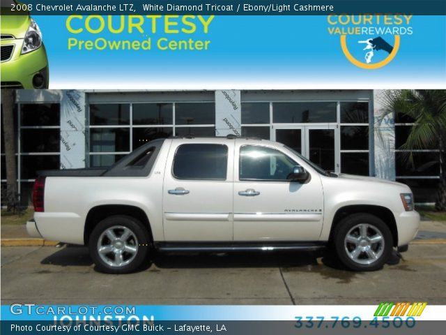 2008 Chevrolet Avalanche LTZ in White Diamond Tricoat