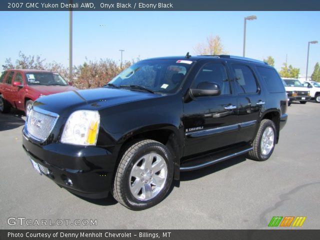 2007 GMC Yukon Denali AWD in Onyx Black