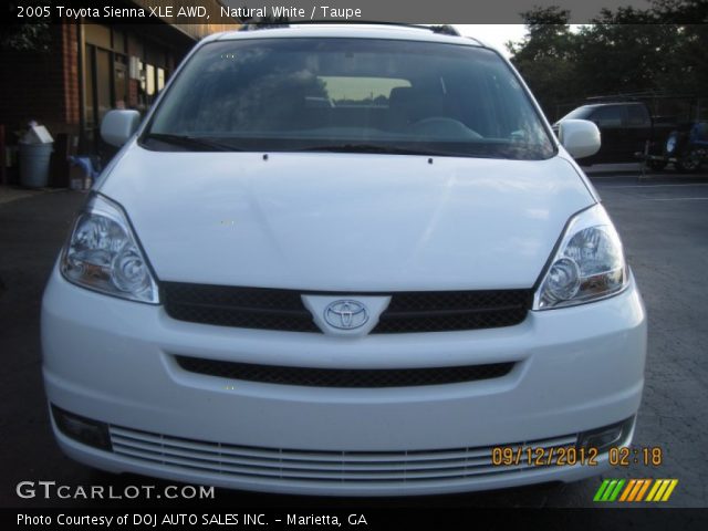 2005 Toyota Sienna XLE AWD in Natural White