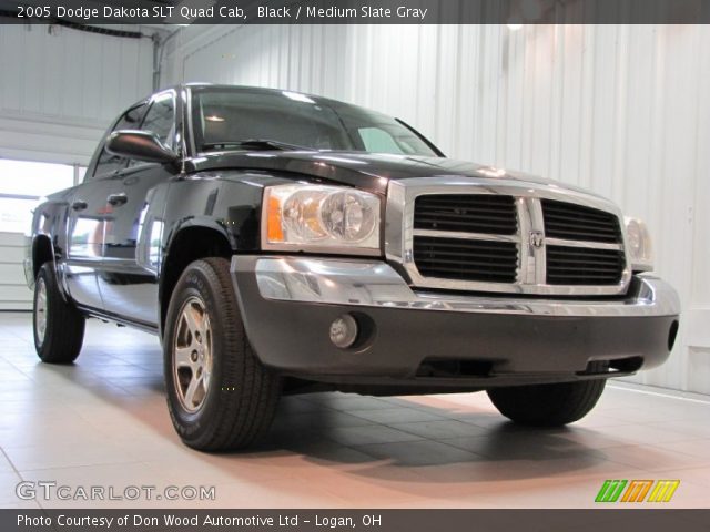 2005 Dodge Dakota SLT Quad Cab in Black