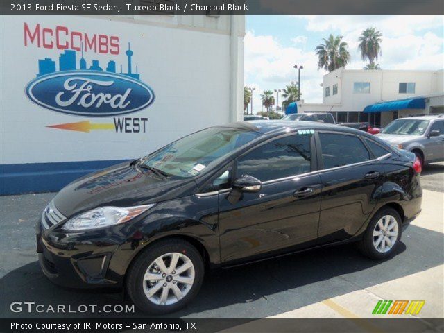 2013 Ford Fiesta SE Sedan in Tuxedo Black