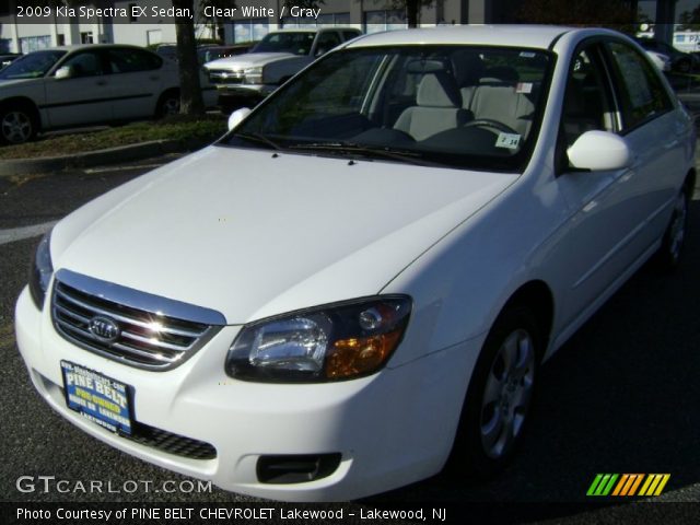 2009 Kia Spectra EX Sedan in Clear White