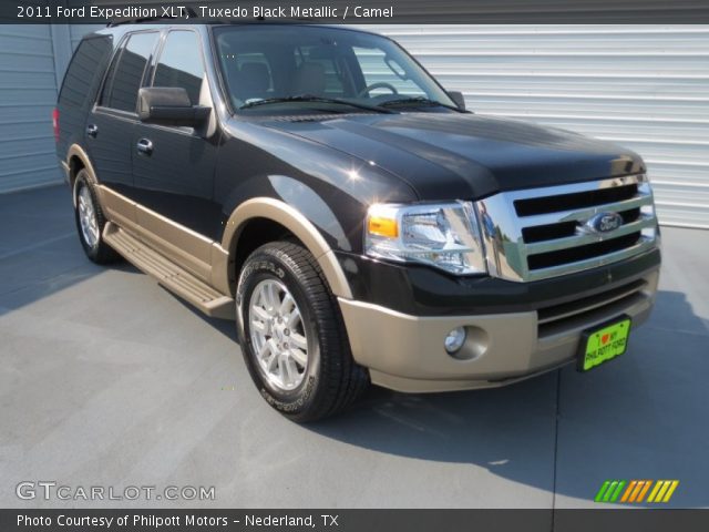 2011 Ford Expedition XLT in Tuxedo Black Metallic