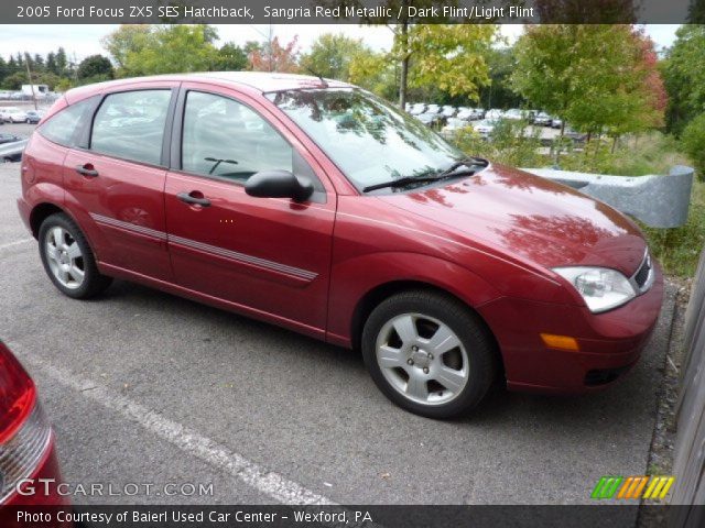 2005 Ford Focus ZX5 SES Hatchback in Sangria Red Metallic