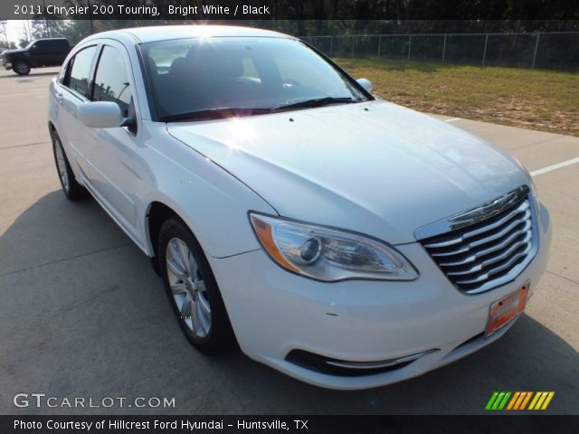2011 Chrysler 200 Touring in Bright White