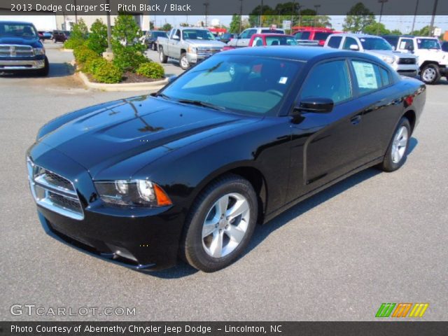 2013 Dodge Charger SE in Pitch Black