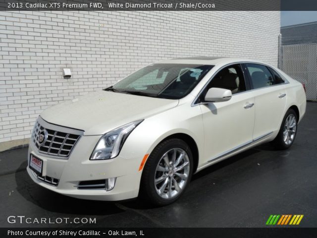2013 Cadillac XTS Premium FWD in White Diamond Tricoat